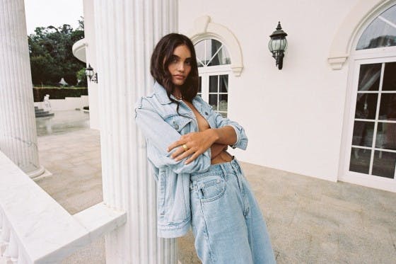 Lee Jeans offer background image