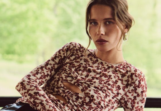 NET-A-PORTER offer background image