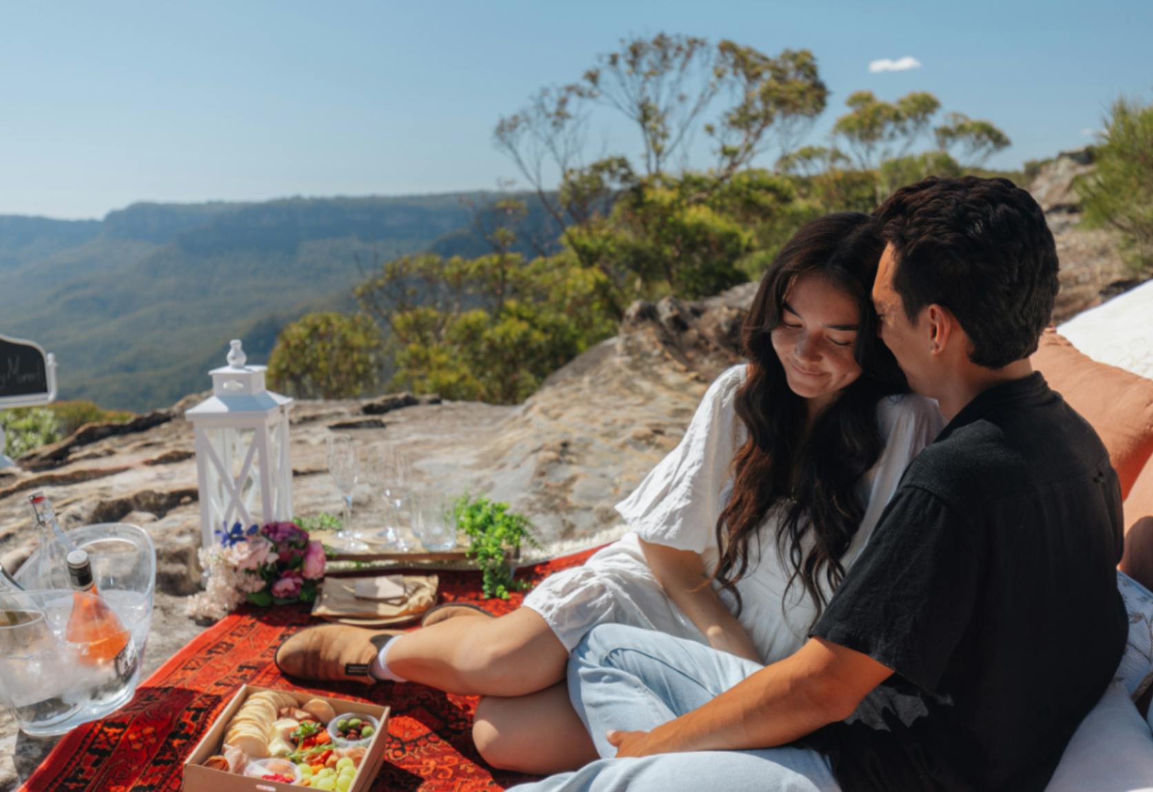 RedBalloon Australia offer background image