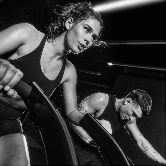 2XU offer background image