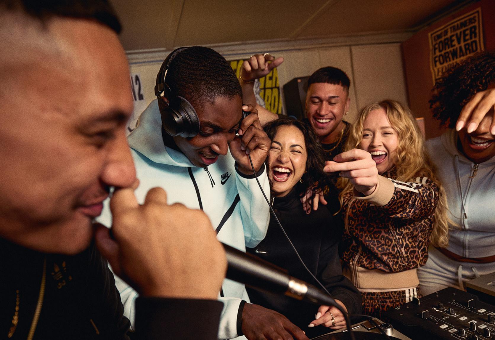 JD Sports offer background image